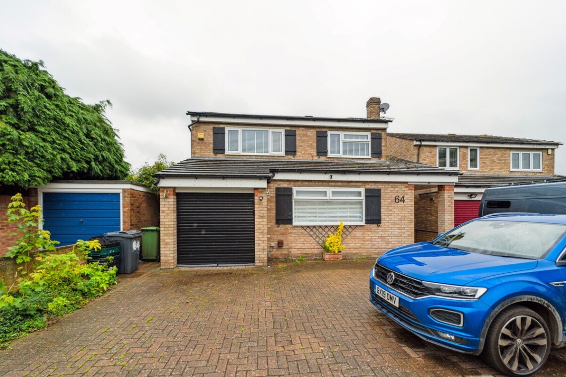 Interior of a fully furnished Vanillafrog home in Epworth and Cheshunt — book direct